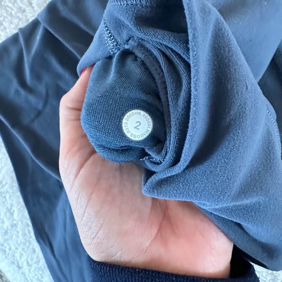 Lululemon 31” align leggings - Picture 2 of 2